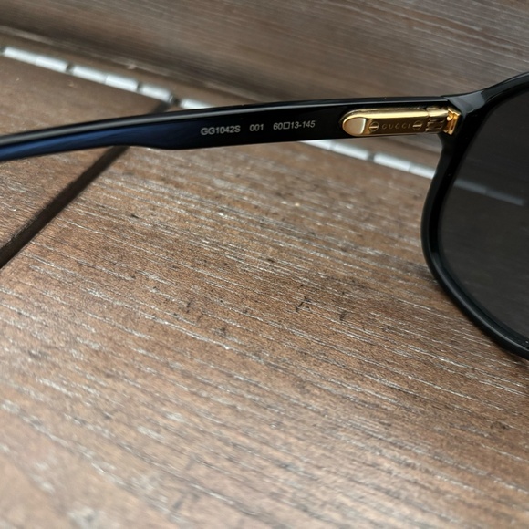 Gucci GG1042S | AUTHENTIC - Picture 4 of 7